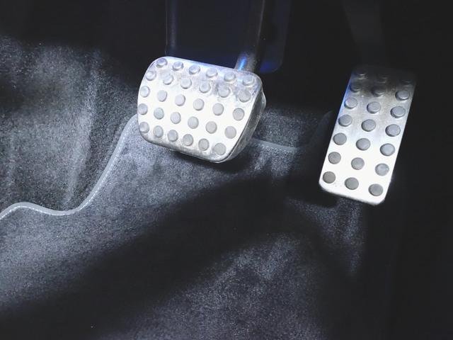 ＧＬＢ ＧＬＢ２００　ｄ　４マチック　ナイトエディション　３列シート　Ｂｌｕｅｔｏｏｔｈ接続　ＥＴＣ　ＬＥＤヘッドライト　ＴＶ　アイドリングストップ　クルーズコントロール　コネクテッド機能　サイドカメラ　サンルーフ・ガラスルーフ　シートヒーター（9枚目）