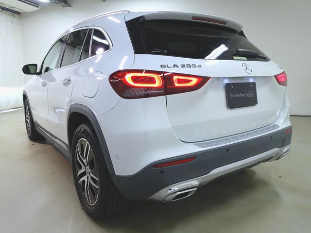 GLAクラス GLA200 d 4マチック ナビゲーションパッケージ Bluetooth接続 ETC LEDヘッドライト TV アイドリングストップ クルーズコントロール コネクテッド機能 サイドカメラ シートヒーター トランクスルー ナビ(6枚目)