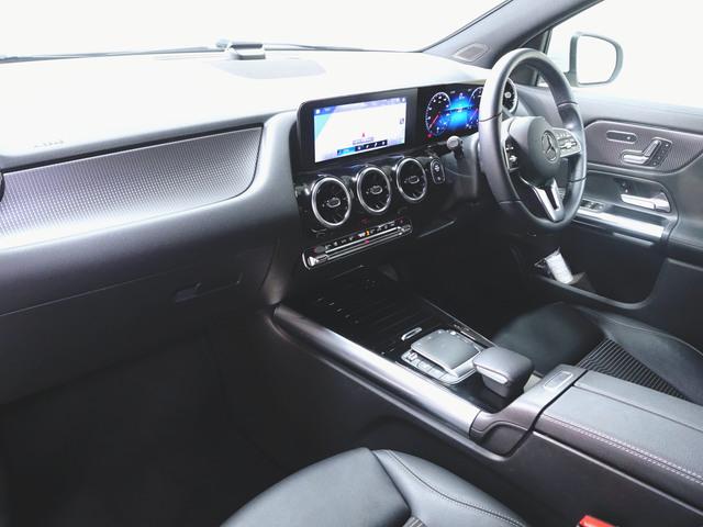 GLAクラス GLA200 d 4マチック ナビゲーションパッケージ Bluetooth接続 ETC LEDヘッドライト TV アイドリングストップ クルーズコントロール コネクテッド機能 サイドカメラ シートヒーター トランクスルー ナビ(11枚目)