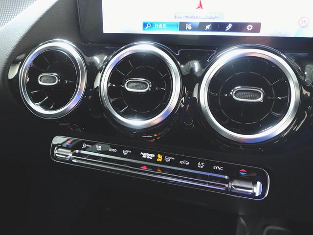 GLAクラス GLA200 d 4マチック ナビゲーションパッケージ Bluetooth接続 ETC LEDヘッドライト TV アイドリングストップ クルーズコントロール コネクテッド機能 サイドカメラ シートヒーター トランクスルー ナビ(18枚目)