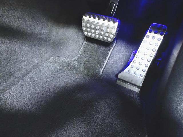 GLC GLC63 S E パフォーマンス AMGパフォーマンスパッケージ Bluetooth接続 ETC LEDヘッドライト TV アイドリングストップ クルーズコントロール コネクテッド機能 サイドカメラ サンルーフ・ガラスルーフ(9枚目)