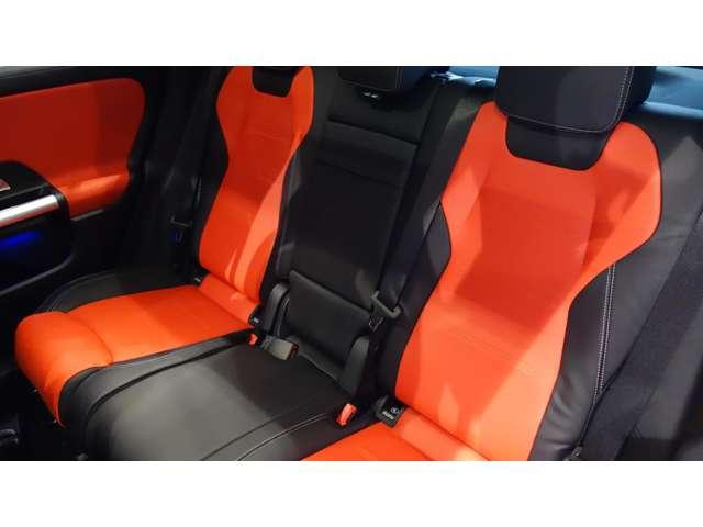 ＧＬＡクラス ＧＬＡ４５　Ｓ　４マチック＋　４ＷＤ　ＭＰ２０２５０１　デモカー・アドバンスド・パフォーマンスＰ　認定中古車　全周囲カメラ　オートマチックハイビーム　ナビ　フルセグ　ミュージックプレイヤー接続可　ＥＴＣ　本革シート　電動シート（17枚目）
