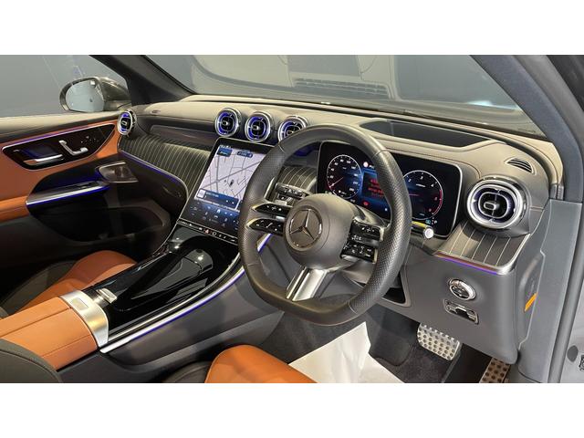 ＧＬＣ ＧＬＣ２２０ｄ　４マチック　ＡＭＧラインパッケージ　（ＩＳＧ搭載モデル）　ディーゼルターボ　４ＷＤ　ドライバーズＰ・レザーＥＸＰ・パノラマルーフ　パノラマルーフ　パーキングアシスト　レーダークルーズコントロール　全方位モニター　バックモニター　ＥＴＣ（5枚目）