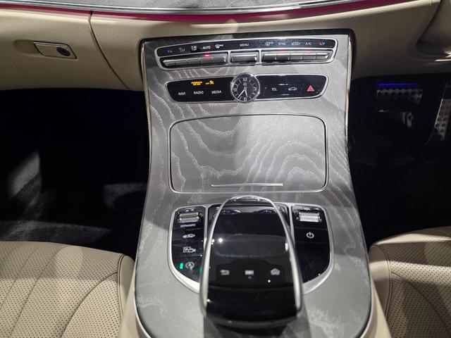 ＣＬＳクラス ＣＬＳ４５０　４マチック　スポーツ　（ＩＳＧ搭載モデル）　４ＷＤ　スライディングルーフ　ＡＭＧライン　レザーエクスクルーシブパッケージ　サンＲ　１オナ　３６０°ビューカメラ　地デジＴＶ　ＬＥＤヘッドランプ　禁煙車　ナビＴＶ　エアサス（23枚目）