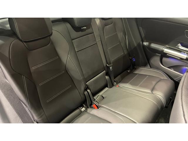 ＧＬＡクラス ＧＬＡ１８０　ＡＭＧラインパッケージ　ＭＰ２０２５０２　レザーＥＸＰ　コンフォート　パノラマ　バックカメラ　定期点検記録簿　電動シート　ワンオーナー　アルミホイール　３６０度カメラ　ＬＥＤライト　エアコン　クリアランスソナー　スマートキー（7枚目）