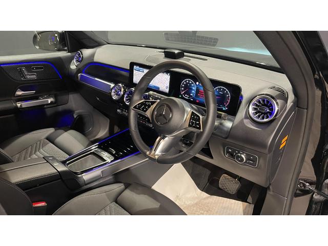 ＧＬＢ ＧＬＢ１８０　ＭＰ２０２５０２　レーダーセーフティ　レーダークルーズ　禁煙　ルーフレール　ミュージックプレイヤー接続可　ＬＥＤヘッドランプ　全周囲カメラ　スマートキー　アルミホイール　パワーシート　ＥＴＣ　デモカー（6枚目）