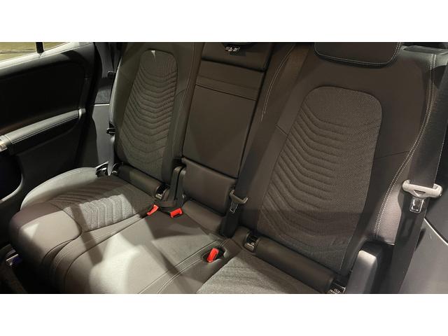 ＧＬＢ ＧＬＢ１８０　ＭＰ２０２５０２　レーダーセーフティ　レーダークルーズ　禁煙　ルーフレール　ミュージックプレイヤー接続可　ＬＥＤヘッドランプ　全周囲カメラ　スマートキー　アルミホイール　パワーシート　ＥＴＣ　デモカー（14枚目）