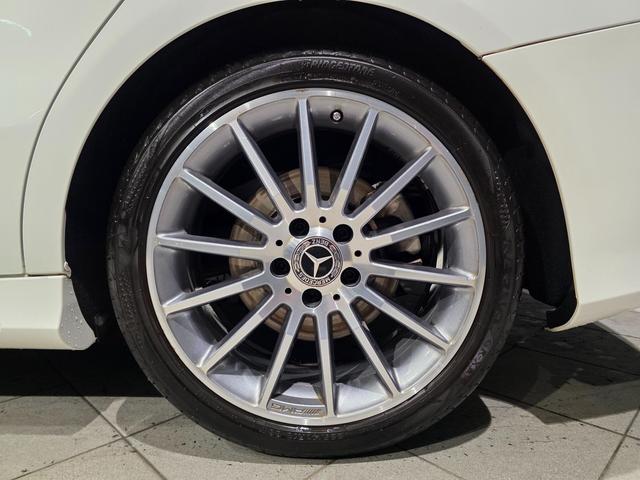 CLAクラス CLA180 AMG スタイル レーダーセーフティパッケージ パノラマルーフ AMGラインパッケージ ターボ車 衝突軽減 HDDナビ パノラマサンルーフ フルセグテレビ 記録簿 LKA ナビTV シ-トヒ-タ- アイドリングSTOP(5枚目)