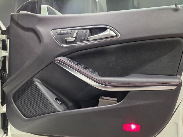 CLAクラス CLA180 AMG スタイル レーダーセーフティパッケージ パノラマルーフ AMGラインパッケージ ターボ車 衝突軽減 HDDナビ パノラマサンルーフ フルセグテレビ 記録簿 LKA ナビTV シ-トヒ-タ- アイドリングSTOP(12枚目)
