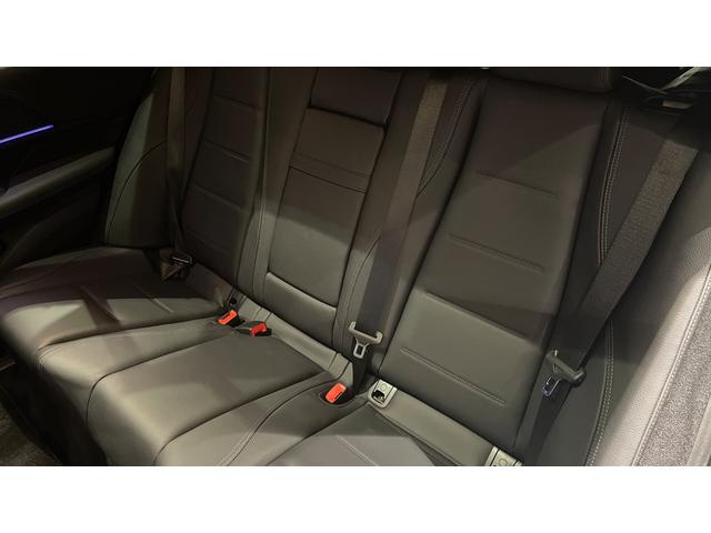 メルセデス・ベンツは全モデルに『水性塗料』を採用しています。従来の油性塗料に比べ、塗装時に出す有害物質を大幅に低減しており、地球環境の保護に貢献しています。