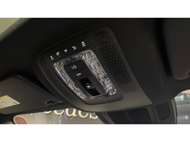 自動車保険に関しても、メルセデス・ベンツ専用のプログラムをご用意しております。飛び石や落下物などでのフロントガラスの修理が必要となった場合、最大で９万円分の補償を致します。