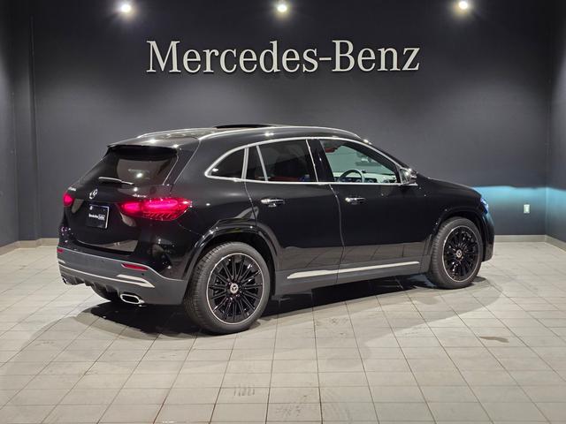 GLAクラス GLA200d 4マチック アーバンスターズ スターズ ディーゼルターボ 4WD MP202601 AMGライン レザーシート サンルーフ(4枚目)