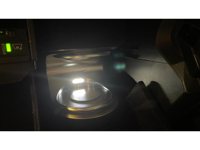 ボディコーティングやウィンドウフィルムの貼り付けなどもお任せ下さい。カーディテーリング専門の職人が、丁寧に施工させて頂きます。