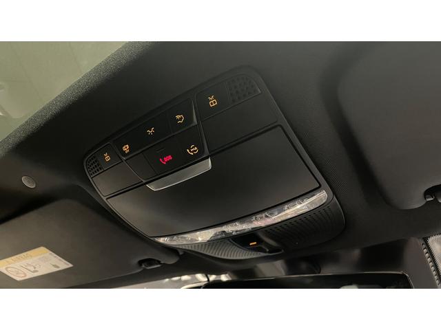 自動車保険に関しても、メルセデス・ベンツ専用のプログラムをご用意しております。飛び石や落下物などでのフロントガラスの修理が必要となった場合、最大で９万円分の補償を致します。