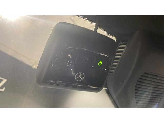 弊社は東京都内に新車ショールームを５ヶ所、認定中古車センターを２ヶ所、豊島区にサービスセンターを１ヶ所と、埼玉県所沢市に板金塗装センターを展開しております。