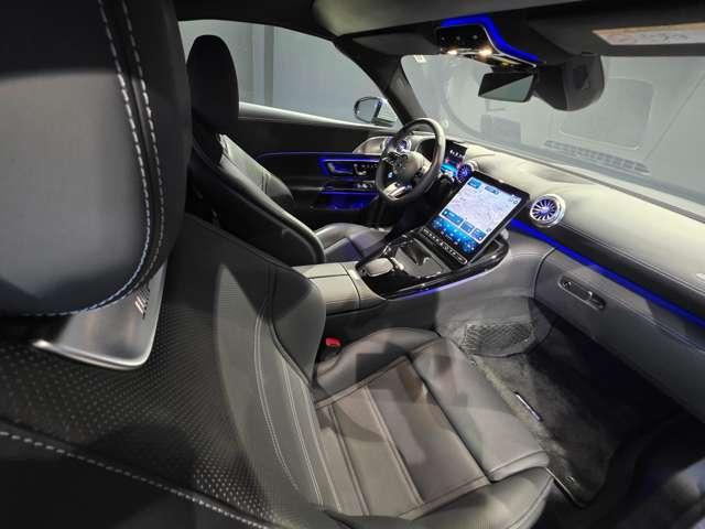 �h�A�n���h���ɂ͈���₷���O���b�v�`�󂪍̗p����Ă��܂��B��͖ʂ���͕s���ł����A����̎��̂̍ۂȂǁA�ԓ��Ɏc���ꂽ������~�o����ׁA�O������h�A���J���₷���悤�ɂȂ��Ă��܂��B