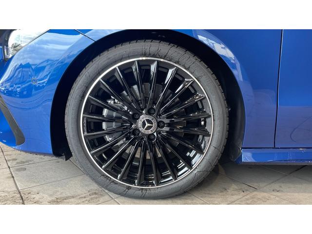 ＣＬＡクラス シューティングブレーク ＣＬＡ２００ｄシューティングブレークアーバンスターズ　ディーゼルターボ　ＭＰ２０２６０１　登録済未使用車・本革シート・レーダーセーフティーＰ（3枚目）