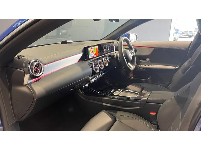 ＣＬＡクラス シューティングブレーク ＣＬＡ２００ｄシューティングブレークアーバンスターズ　ディーゼルターボ　ＭＰ２０２６０１　登録済未使用車・本革シート・レーダーセーフティーＰ（11枚目）