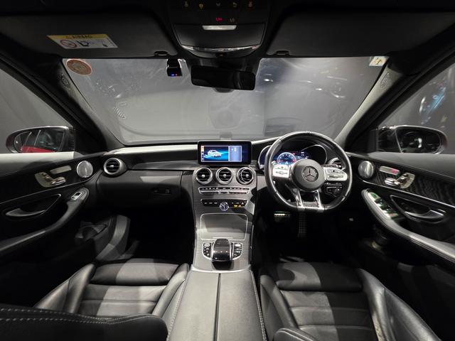 Ｃクラス Ｃ４３　４マチック　４ＷＤ　パノラマルーフ　ヒーター　アダプティブクルーズコントロール　パノラミックサンルーフ　地デジＴＶ　Ｃソナー　キーレスゴー　ナビＴＶ　ＬＥＤライト　記録簿　レーンキープアシスト　Ｐアシスト　ターボ（6枚目）