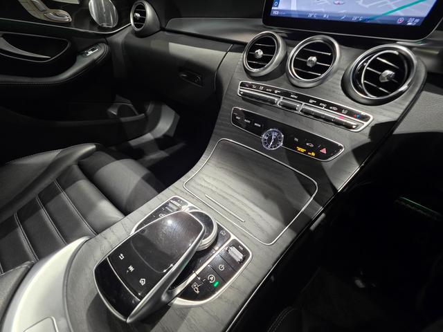 Ｃクラス Ｃ４３　４マチック　４ＷＤ　パノラマルーフ　ヒーター　アダプティブクルーズコントロール　パノラミックサンルーフ　地デジＴＶ　Ｃソナー　キーレスゴー　ナビＴＶ　ＬＥＤライト　記録簿　レーンキープアシスト　Ｐアシスト　ターボ（21枚目）