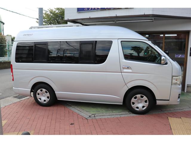 レジアスエースバン キャンピングＲＶビッグフットＳＷＩＮＧ４．７ＦＦヒーター　キャンピングＲＶビッグフット　スウィング４．７　ＦＦヒーター・電子レンジ・１５００Ｗインバーター・シンク・外部電源入力・ソーラーパネル・ツインサブバッテリー・走行充電　ナビＴＶバックカメラ・ＥＴＣ（7枚目）