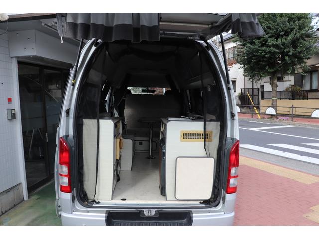 レジアスエースバン キャンピングＲＶビッグフットＳＷＩＮＧ４．７ＦＦヒーター　キャンピングＲＶビッグフット　スウィング４．７　ＦＦヒーター・電子レンジ・１５００Ｗインバーター・シンク・外部電源入力・ソーラーパネル・ツインサブバッテリー・走行充電　ナビＴＶバックカメラ・ＥＴＣ（13枚目）