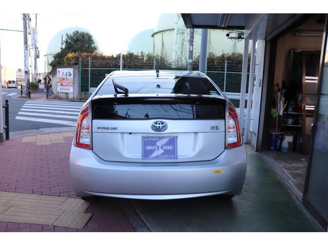 プリウス Ｓ　１オーナー・１年保証付き・純正ナビＴＶ・バックカメラ・ＥＴＣ・前後ドライブレコーダー・スマートキー・（5枚目）