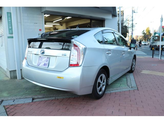 プリウス Ｓ　１オーナー・１年保証付き・純正ナビＴＶ・バックカメラ・ＥＴＣ・前後ドライブレコーダー・スマートキー・（6枚目）