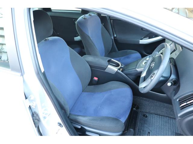 プリウス Ｓ　１オーナー・１年保証付き・純正ナビＴＶ・バックカメラ・ＥＴＣ・前後ドライブレコーダー・スマートキー・（12枚目）