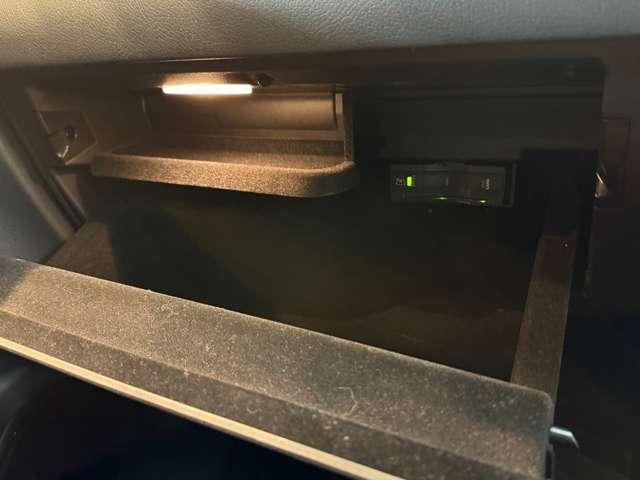 Ｂクラス Ｂ１８０　ＡＭＧライン　ワンオーナー　ハーフレザー　自動追従　衝突軽減　ドライブレコーダー　Ｃａｒｐｌａｙ　電動シート　ＴＶフルセグ　シートヒーター　バックカメラ　エアロ　パークアシスト（53枚目）