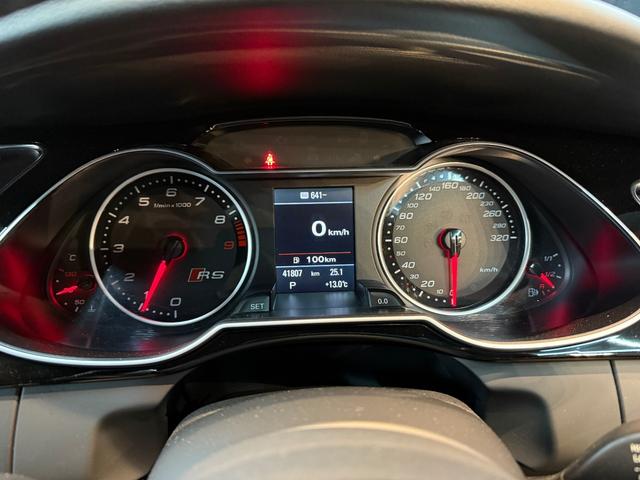 ＲＳ４アバント ４．２　４ＷＤ　スズカグレーＭ　衝突軽減　自動追従　パノラマスライディングルーフ　純正可変マフラー（6枚目）