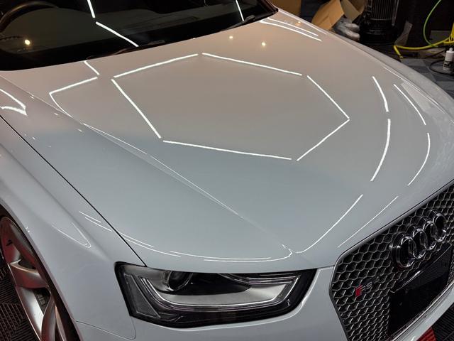 ＲＳ４アバント ４．２　４ＷＤ　スズカグレーＭ　衝突軽減　自動追従　パノラマスライディングルーフ　純正可変マフラー（18枚目）