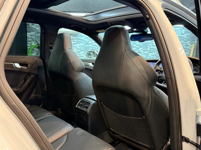 ＲＳ４アバント ４．２　４ＷＤ　スズカグレーＭ　衝突軽減　自動追従　パノラマスライディングルーフ　純正可変マフラー（37枚目）