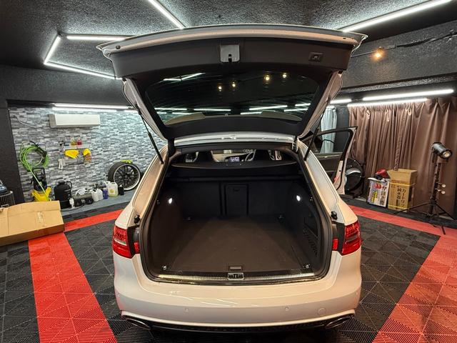 ＲＳ４アバント ４．２　４ＷＤ　スズカグレーＭ　衝突軽減　自動追従　パノラマスライディングルーフ　純正可変マフラー（40枚目）