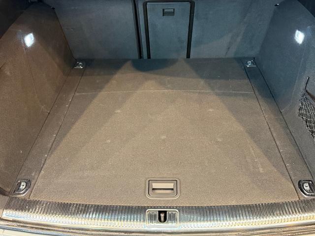 ＲＳ４アバント ４．２　４ＷＤ　スズカグレーＭ　衝突軽減　自動追従　パノラマスライディングルーフ　純正可変マフラー（41枚目）