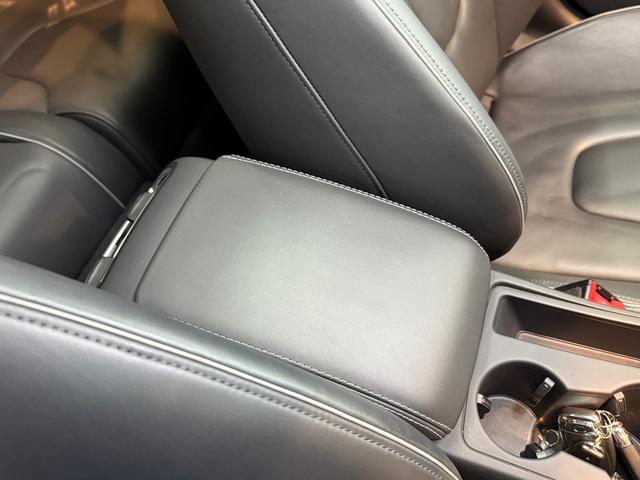 ＲＳ４アバント ４．２　４ＷＤ　スズカグレーＭ　衝突軽減　自動追従　パノラマスライディングルーフ　純正可変マフラー（45枚目）