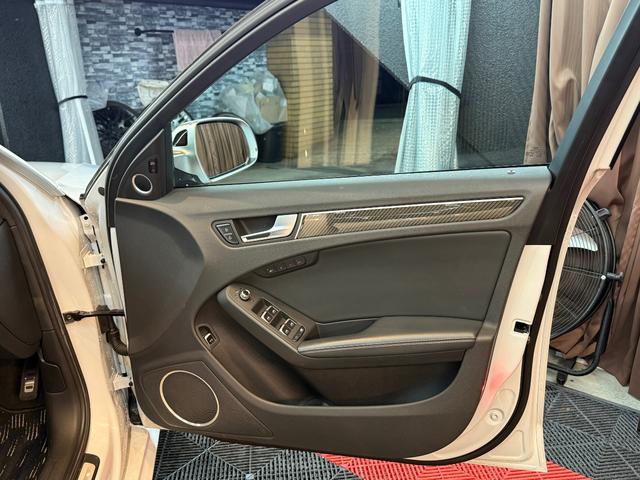 ＲＳ４アバント ４．２　４ＷＤ　スズカグレーＭ　衝突軽減　自動追従　パノラマスライディングルーフ　純正可変マフラー（55枚目）