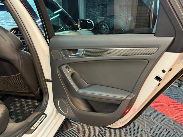 ＲＳ４アバント ４．２　４ＷＤ　スズカグレーＭ　衝突軽減　自動追従　パノラマスライディングルーフ　純正可変マフラー（57枚目）