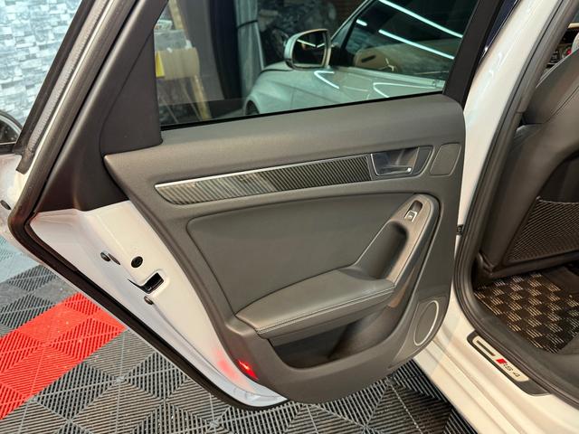 ＲＳ４アバント ４．２　４ＷＤ　スズカグレーＭ　衝突軽減　自動追従　パノラマスライディングルーフ　純正可変マフラー（58枚目）