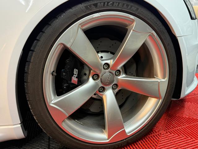 ＲＳ４アバント ４．２　４ＷＤ　スズカグレーＭ　衝突軽減　自動追従　パノラマスライディングルーフ　純正可変マフラー（63枚目）