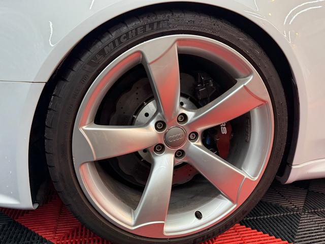 ＲＳ４アバント ４．２　４ＷＤ　スズカグレーＭ　衝突軽減　自動追従　パノラマスライディングルーフ　純正可変マフラー（66枚目）