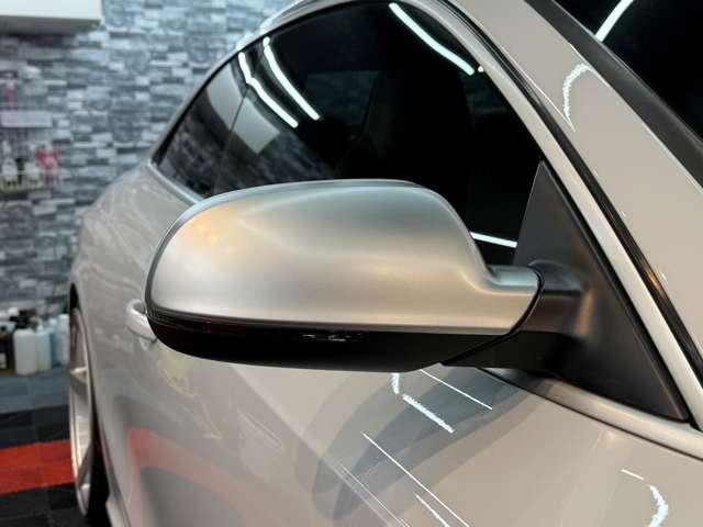 ＲＳ５ ベースグレード　４．２　４ＷＤ　スズカグレー　社外可変バルブマフラー　ＶＯＳＳＥＮ２０インチアルミ　リアディフューザー　リアスポイラー　車高調　強化イグニッションコイル　Ｖ８　４．２Ｌ　４５０ＨＰ（14枚目）