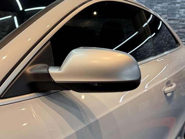 ＲＳ５ ベースグレード　４．２　４ＷＤ　スズカグレー　社外可変バルブマフラー　ＶＯＳＳＥＮ２０インチアルミ　リアディフューザー　リアスポイラー　車高調　強化イグニッションコイル　Ｖ８　４．２Ｌ　４５０ＨＰ（15枚目）