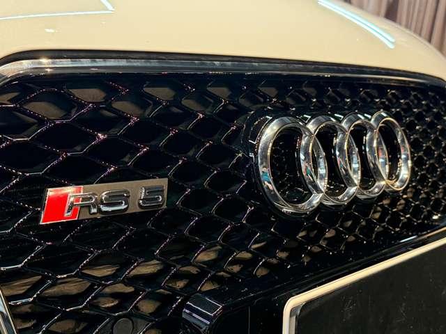 ＲＳ５ ベースグレード　４．２　４ＷＤ　スズカグレー　社外可変バルブマフラー　ＶＯＳＳＥＮ２０インチアルミ　リアディフューザー　リアスポイラー　車高調　強化イグニッションコイル　Ｖ８　４．２Ｌ　４５０ＨＰ（18枚目）