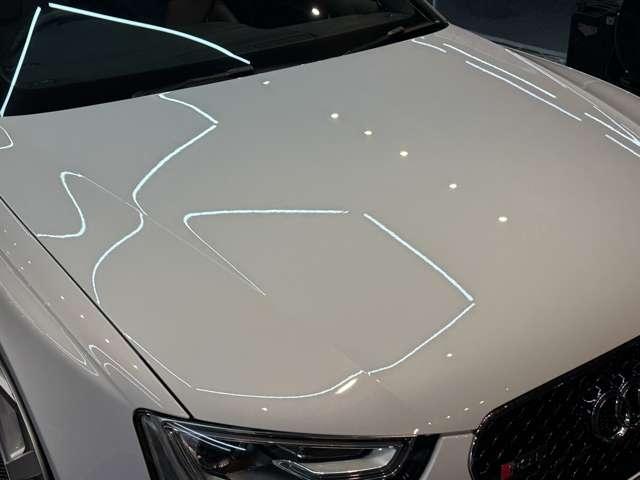 ＲＳ５ ベースグレード　４．２　４ＷＤ　スズカグレー　社外可変バルブマフラー　ＶＯＳＳＥＮ２０インチアルミ　リアディフューザー　リアスポイラー　車高調　強化イグニッションコイル　Ｖ８　４．２Ｌ　４５０ＨＰ（19枚目）