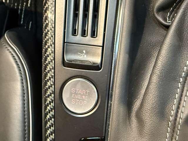 ＲＳ５ ベースグレード　４．２　４ＷＤ　スズカグレー　社外可変バルブマフラー　ＶＯＳＳＥＮ２０インチアルミ　リアディフューザー　リアスポイラー　車高調　強化イグニッションコイル　Ｖ８　４．２Ｌ　４５０ＨＰ（48枚目）