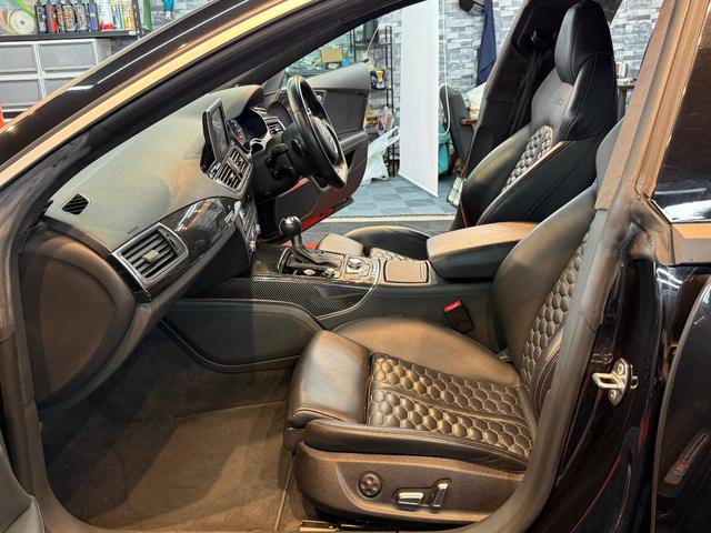 ＲＳ７スポーツバック ４．０　４ＷＤ　サンルーフ　ドラレコ　衝突軽減ブレーキ（31枚目）