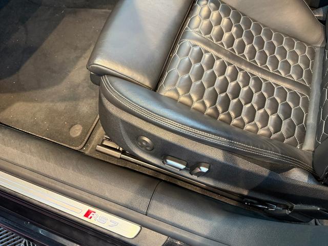 ＲＳ７スポーツバック ４．０　４ＷＤ　サンルーフ　ドラレコ　衝突軽減ブレーキ（33枚目）