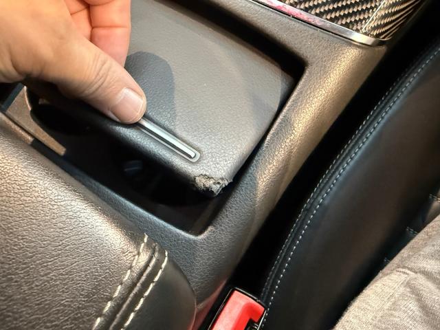 ＲＳ７スポーツバック ４．０　４ＷＤ　サンルーフ　ドラレコ　衝突軽減ブレーキ（49枚目）