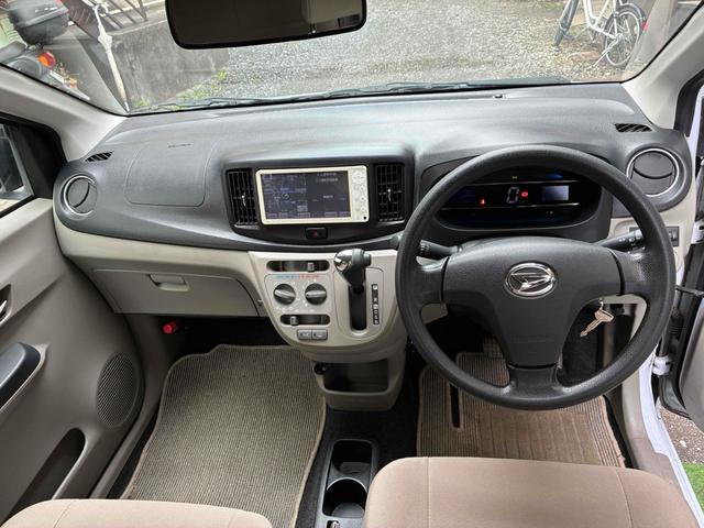 ミライース Ｘ　ナビ　ＴＶ　キーレスエントリー　アイドリングストップ　電動格納ミラー　ＣＶＴ　盗難防止システム　ＡＢＳ　ＵＳＢ　ミュージックプレイヤー接続可　衝突安全ボディ　エアコン　パワーステアリング（2枚目）